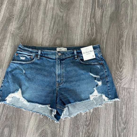 Abercrombie & Fitch - Curve Love Mid Rise Mom Shorts - Size 33 - NWT - Picture 1 of 4